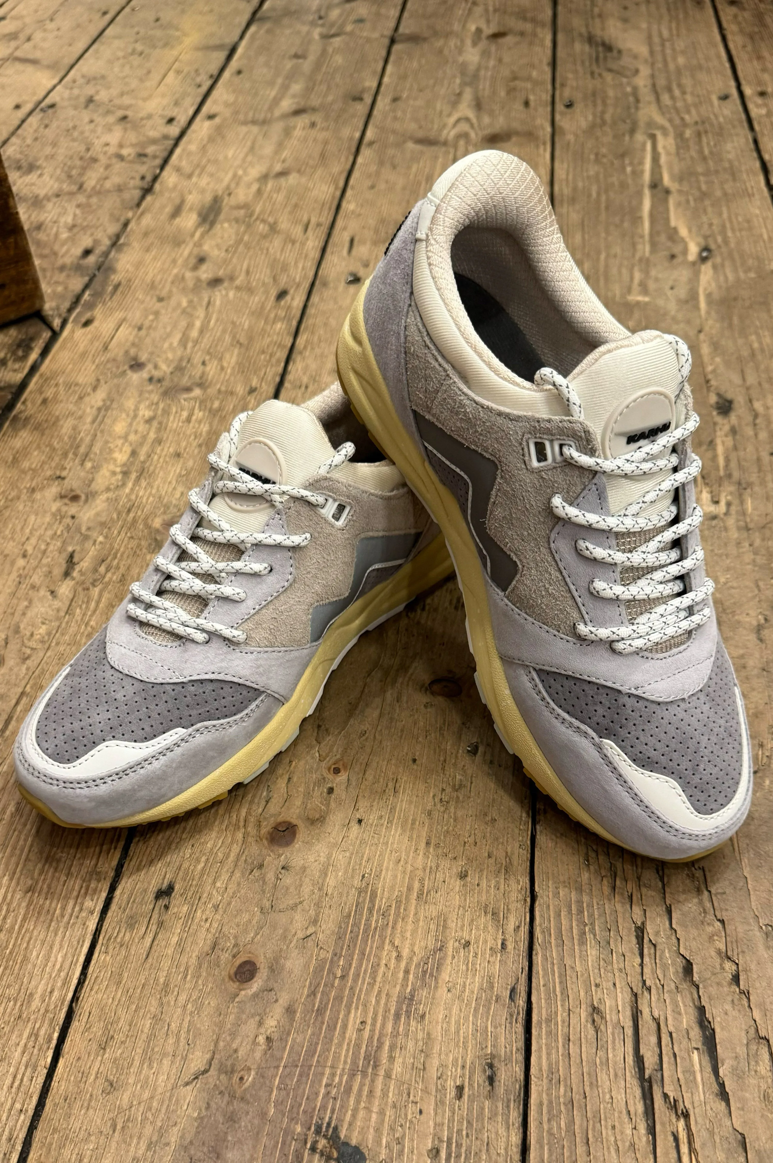 Karhu Aria 95 Lunar Rock / Foggy Dew Trainers