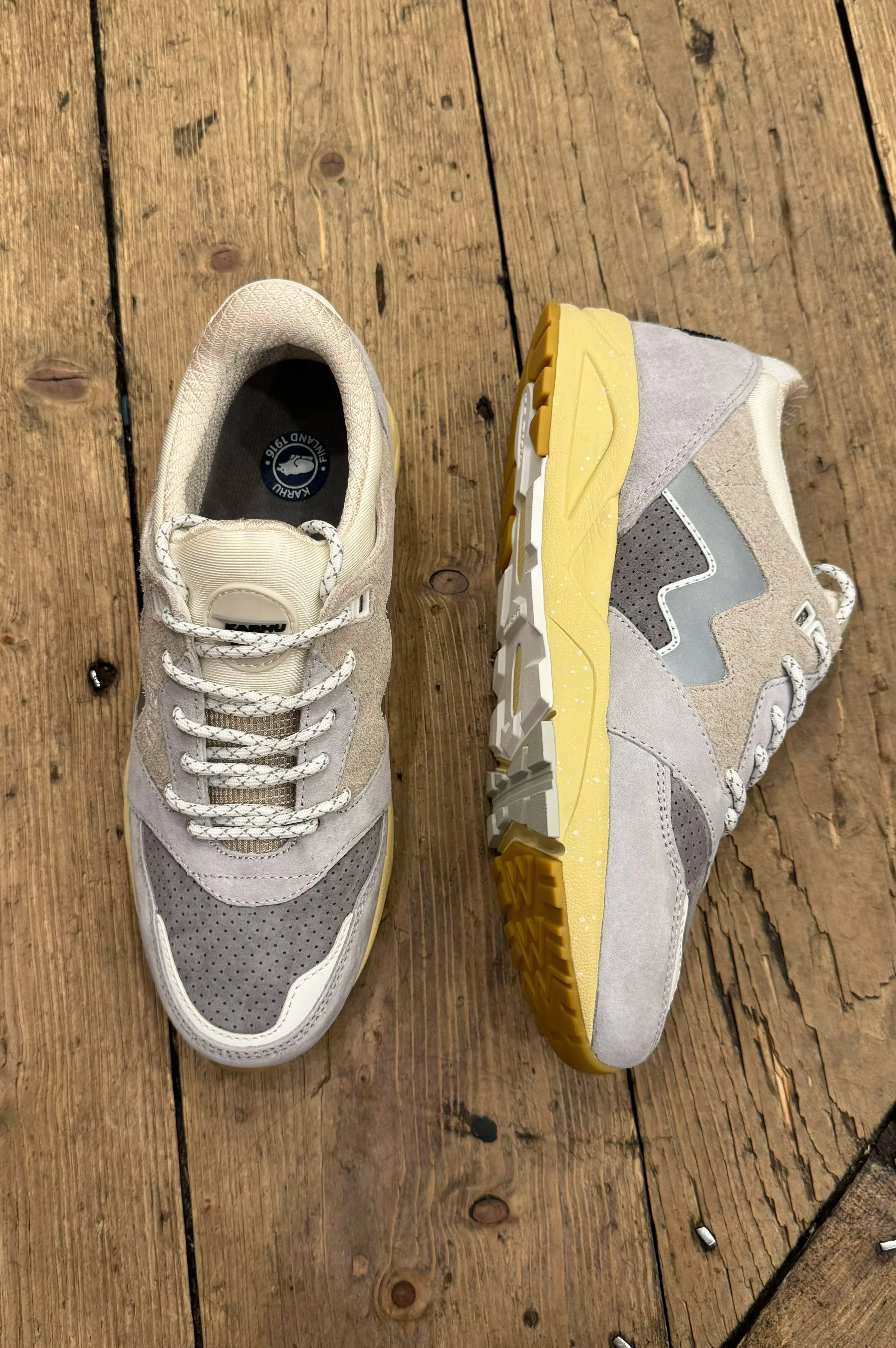 Karhu Aria 95 Lunar Rock / Foggy Dew Trainers