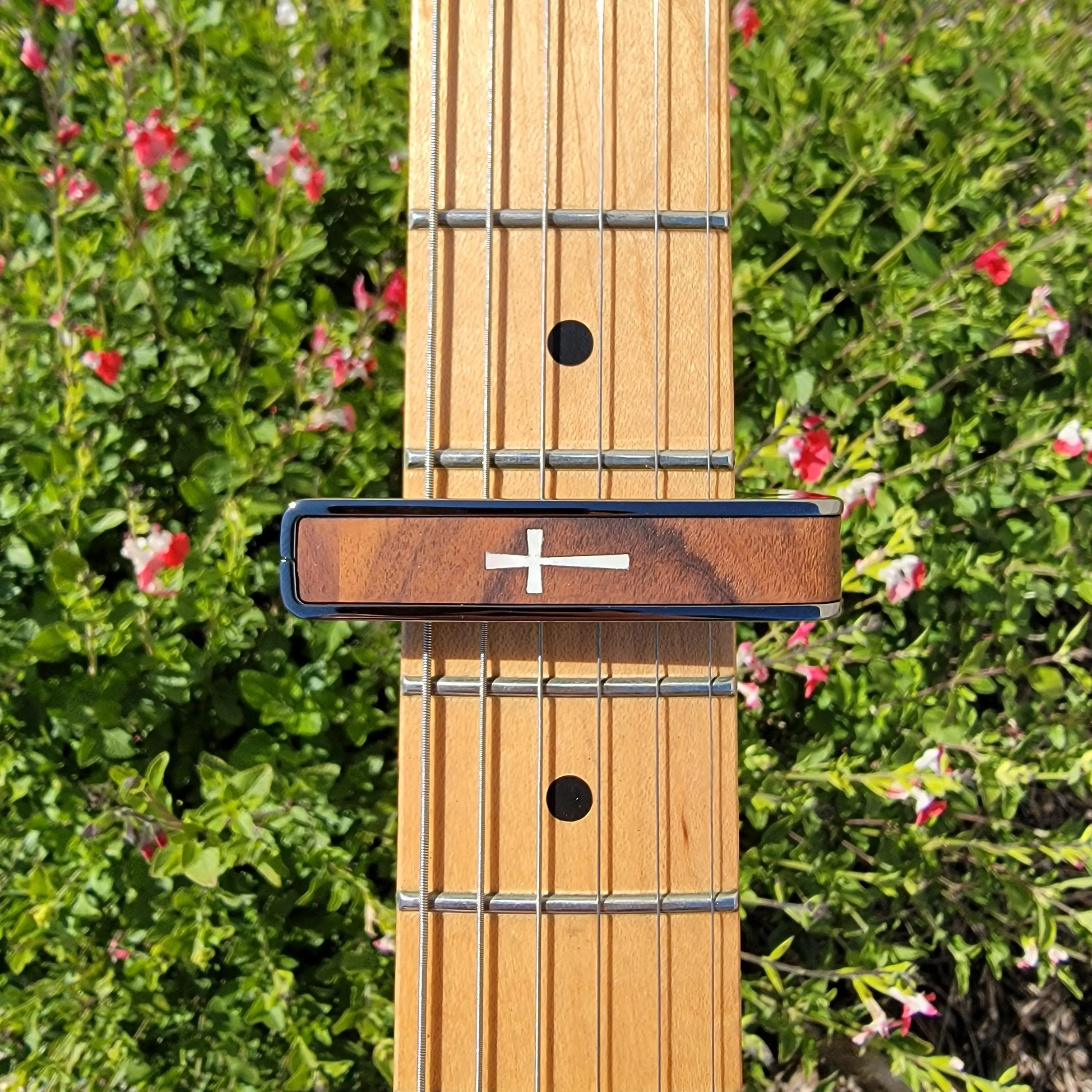 Santos Rosewood & Pearl Cross | Deluxe Capo